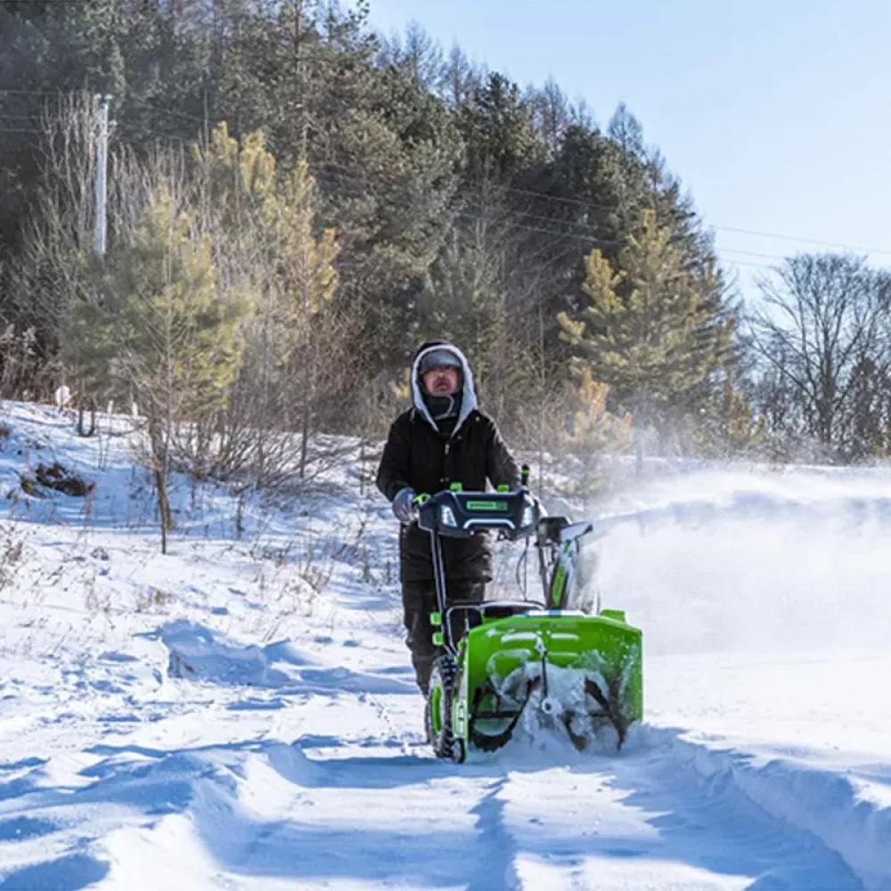 Greenworks GD82ST56 аккумуляторный снегоуборщик самоходный (без АКБ и ЗУ) 2602807