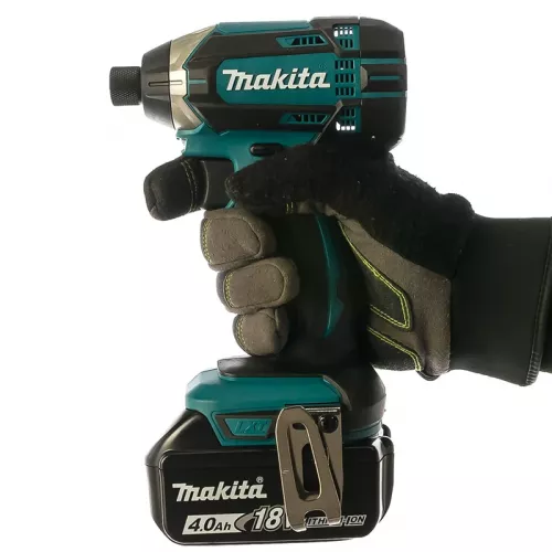 Makita DTD152RME аккумуляторный ударный шуруповерт (2 x 4 Ач, З/У)