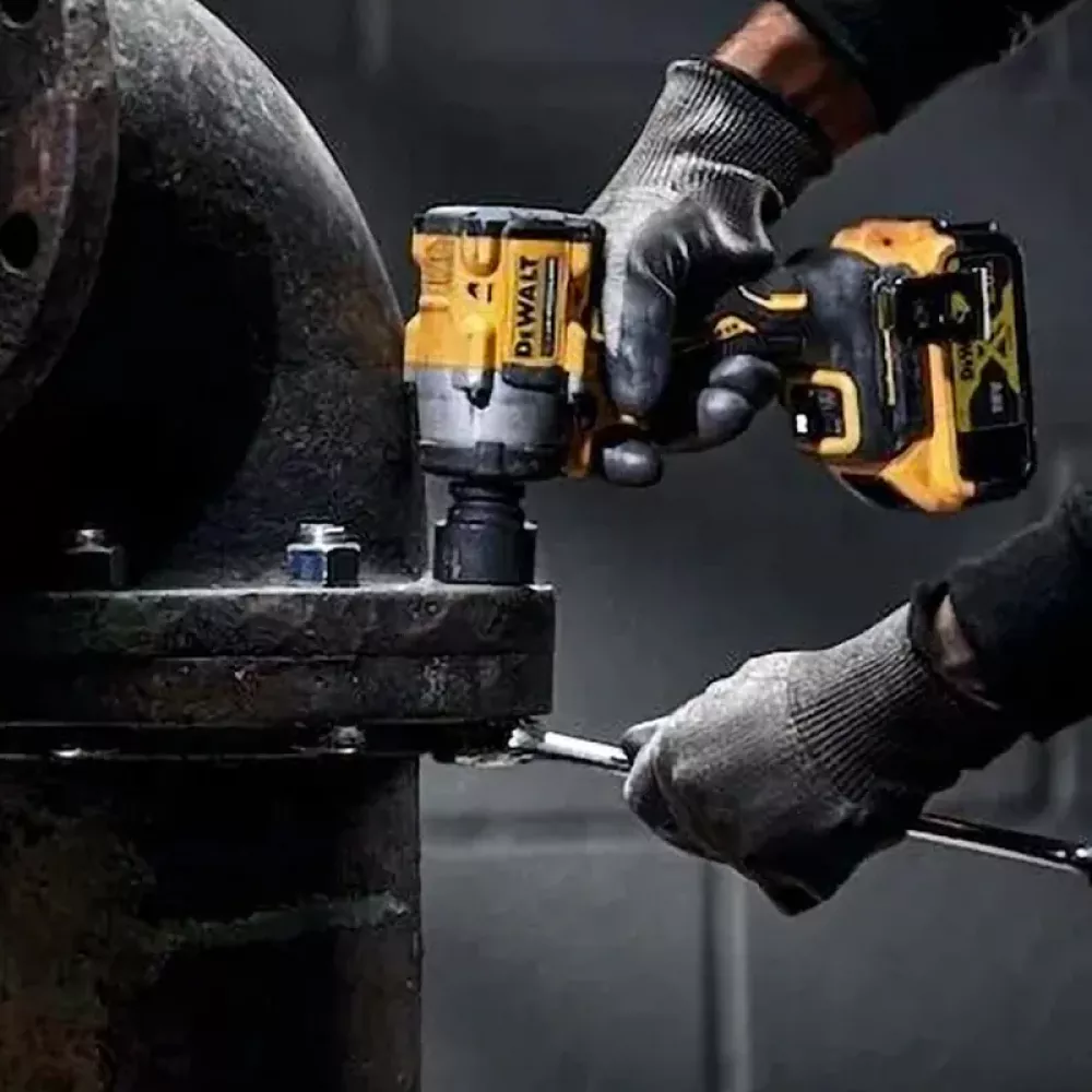 DeWalt DCF921P2T-QW аккумуляторный гайковёрт (2 x 5 Ач, ЗУ)