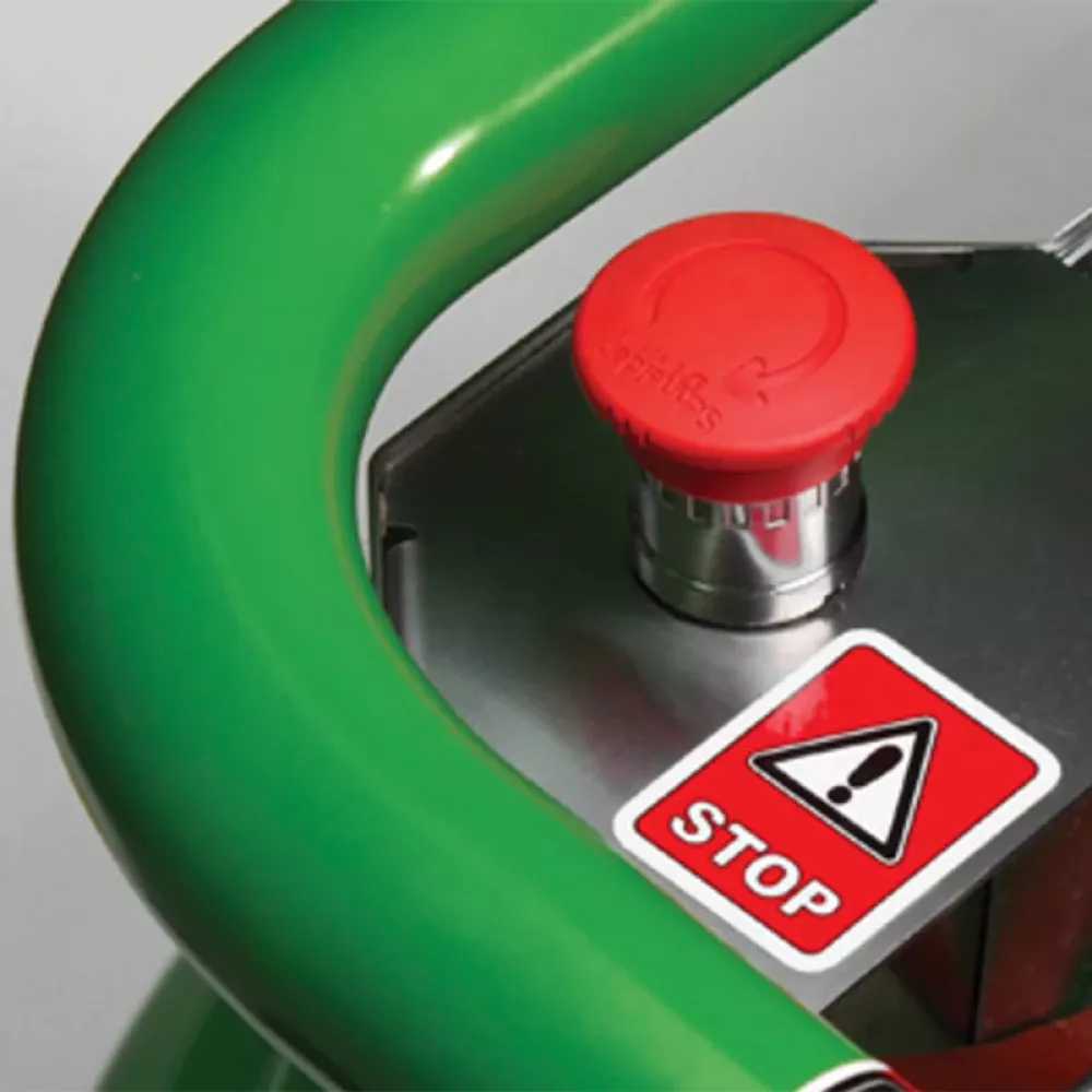 Caiman Commando Flail робот-газонокосилка COMMANDOFLAIL