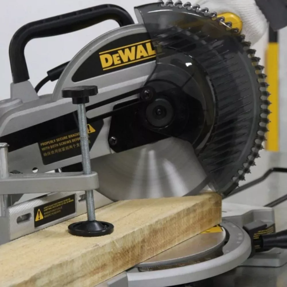 Торцовочная пила DeWALT DW714, DW714-KS