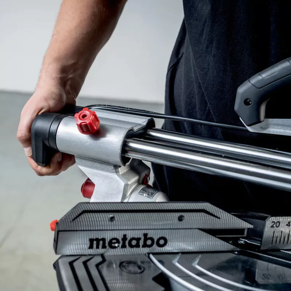 Metabo KGS 305 M торцовочная пила с протяжкой 613305000